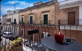 A7passi Gran stella leccese camera con bagno e balconcino privato e con ingresso semi-indipendente - wi-fi